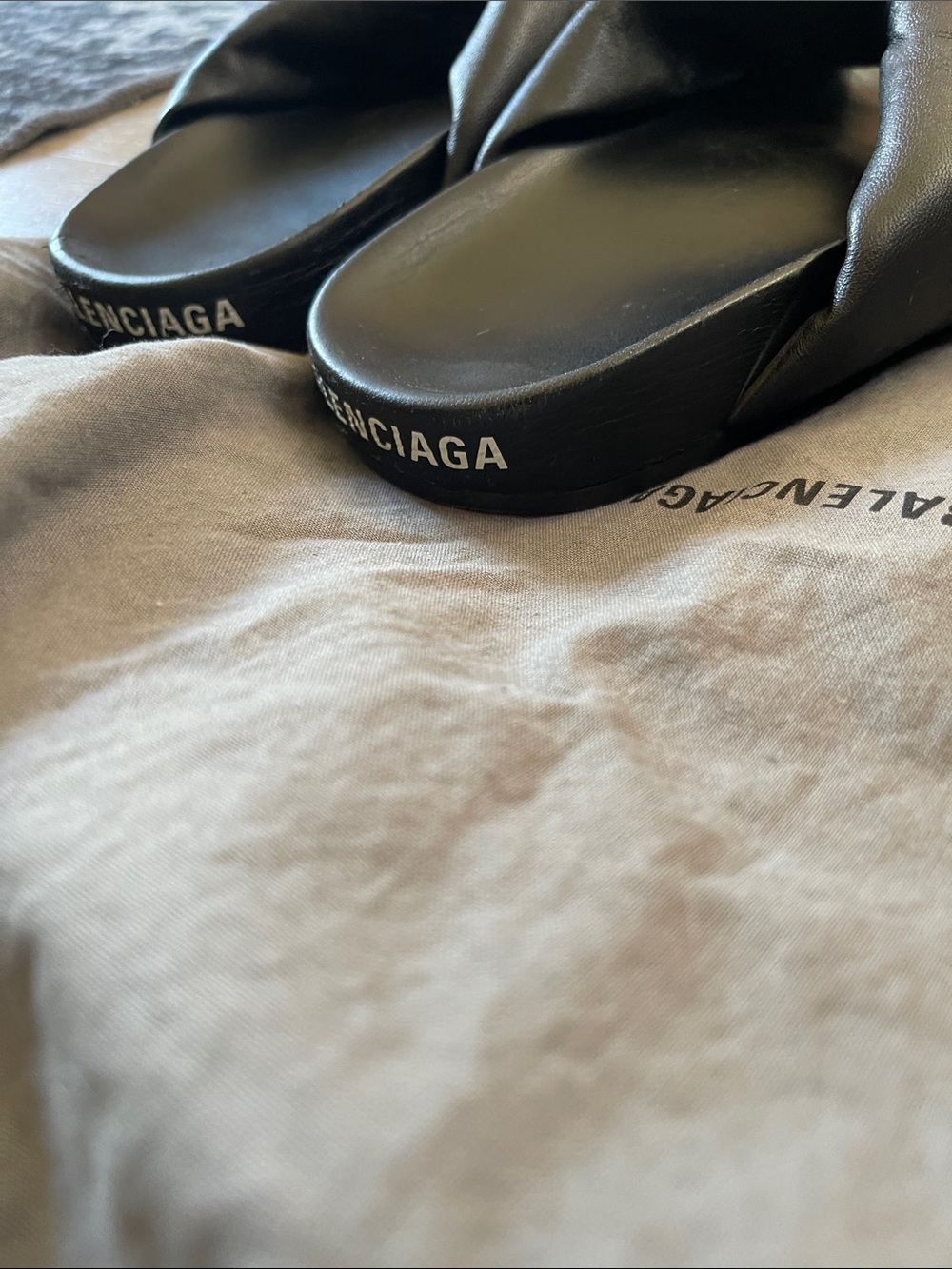 Balenciaga Black Leather Drapy Flat Slide Size 37 excellent condition - Picture 4 of 15